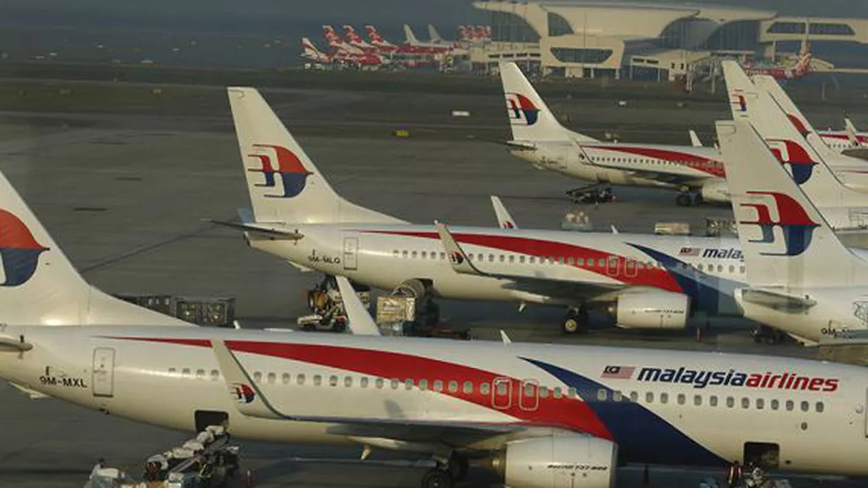 Situație unică pe un aeroport din Kuala Lumpur. Trei avioane au fost abandonate pe pistă de mai bine de un an