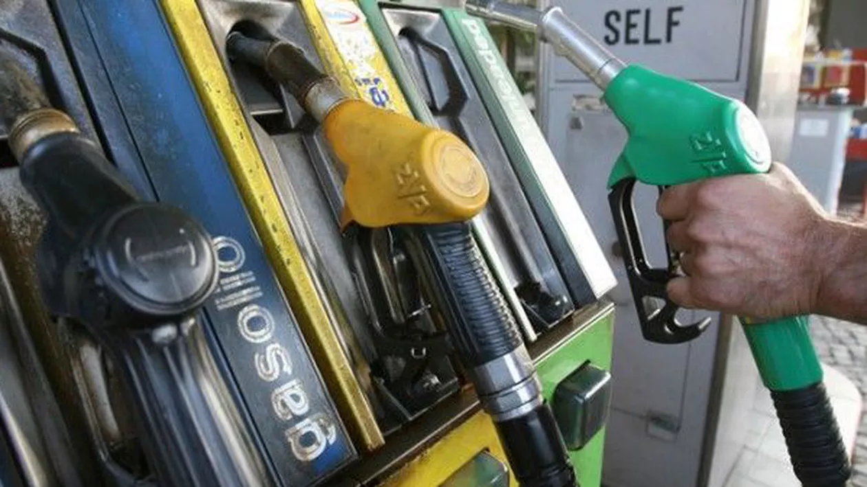 Mișcările de pe piața petrolului au condus la ieftinirea benzinei
