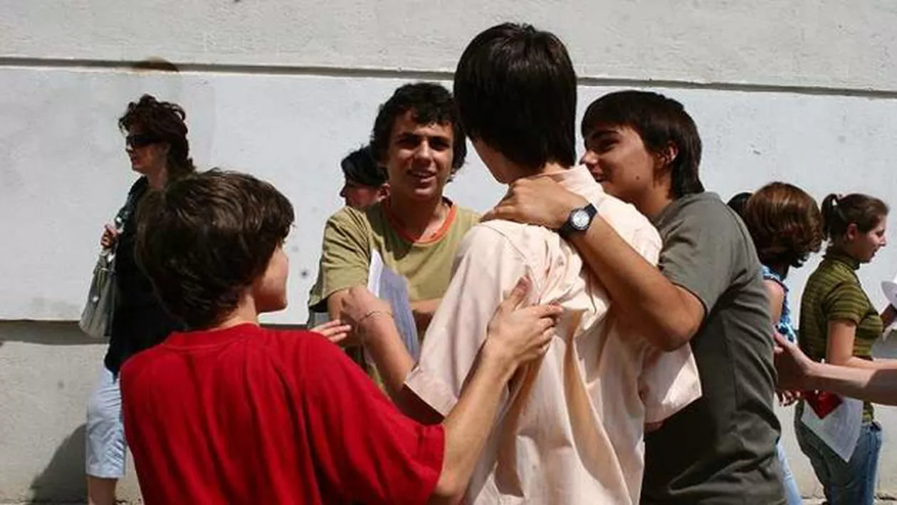 Aplicația After School: Milioane de tineri americani comunică fără știrea părinților