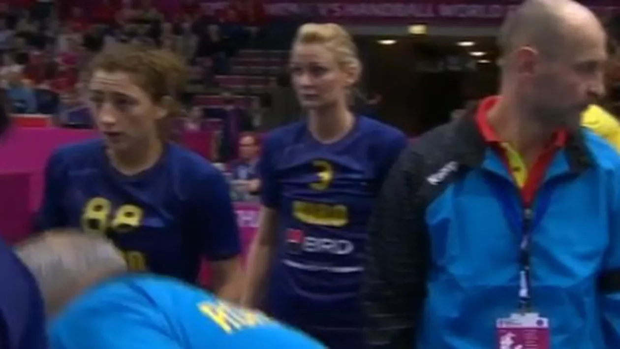 Handbal feminin: Tomas Ryde, antrenorul româncelor, a cerut time-out în timpul meciului cu Norvegia, dar nu le-a spus nimic fetelor