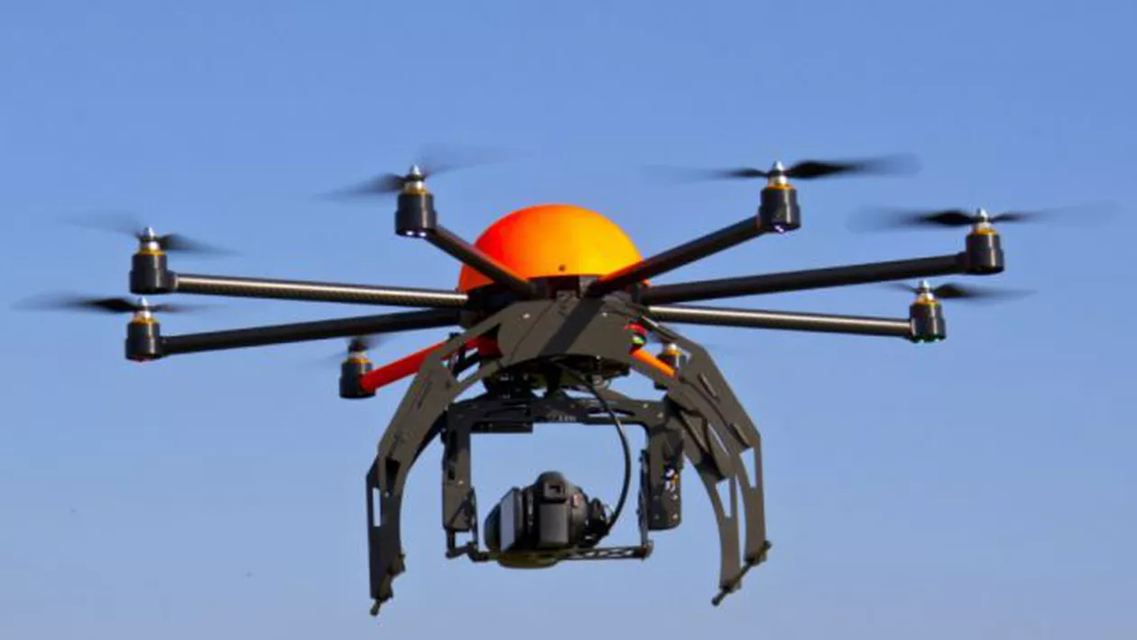 Dronele pun în pericol circulația avioanelor. Poliția din Tokyo va folosi o flotă de drone pentru a intercepta dronele folosite pentru spionaj