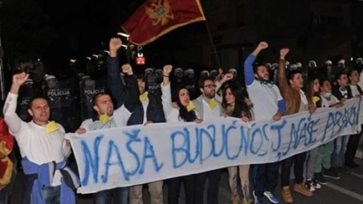 Aproximativ 5.000 de persoane au protestat împotriva aderării Muntenegrului la NATO (VIDEO)