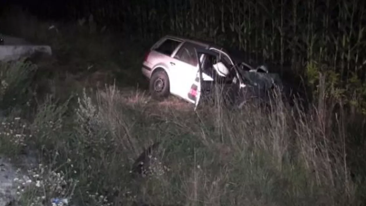 Hunedoara: Un bărbat a murit și o femeie a fost rănită după impactul unui autoturism cu o cisternă