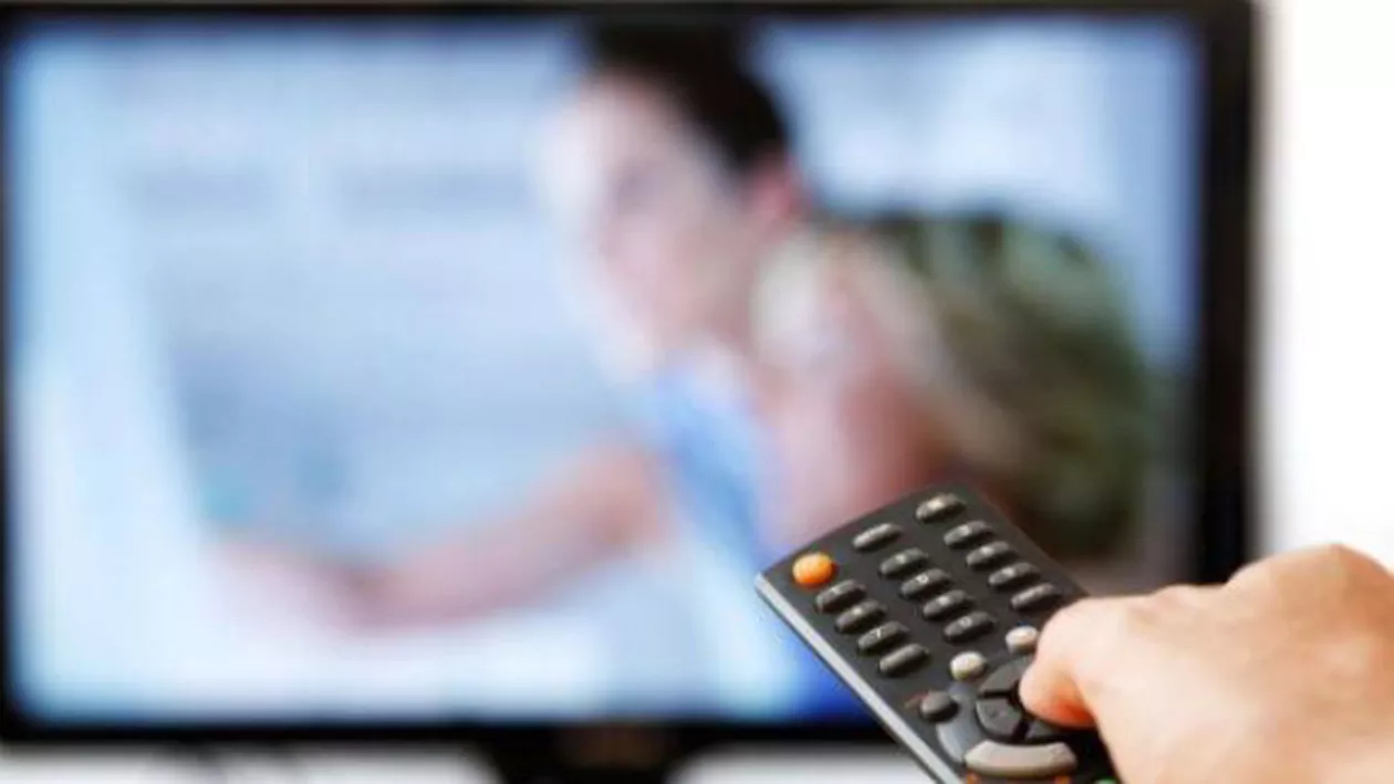 Politicienii îngenunchează piaţa media: Senatul a votat legea ce interzice apariţia la TV şi radio a reclamelor la medicamente şi farmacii (VIDEO)