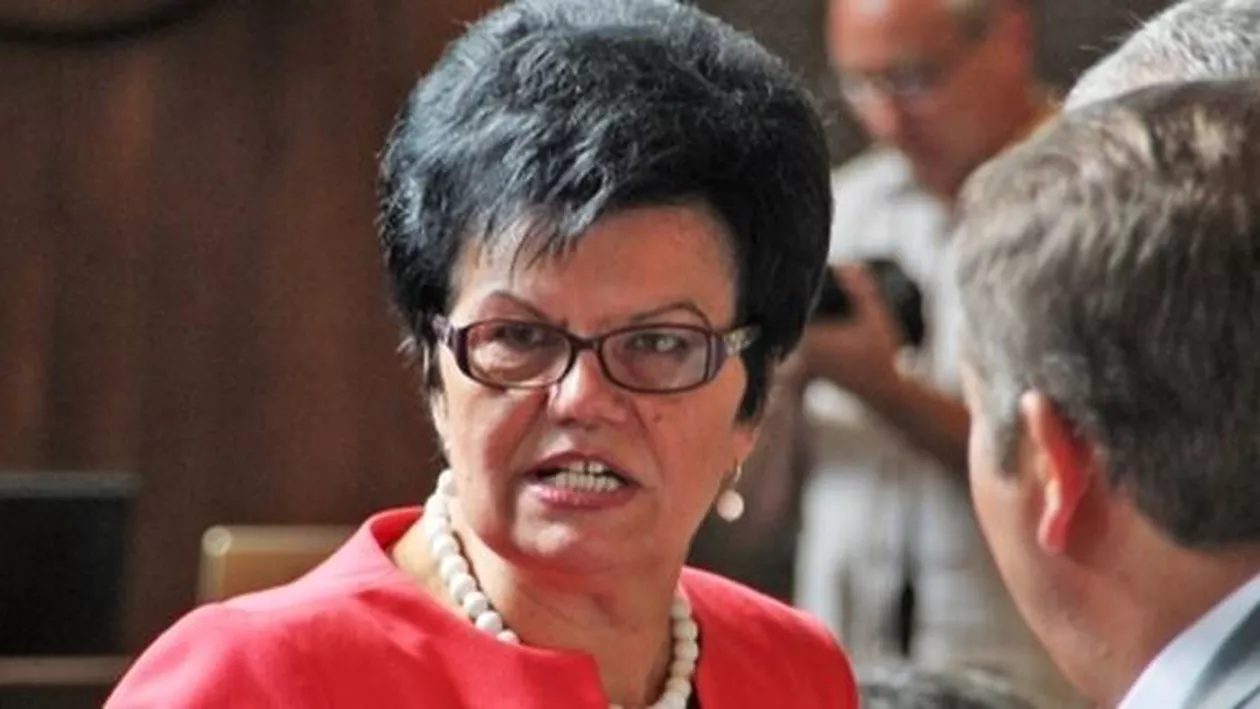 Primarul din Reghin, Maria Precup, reținută de DNA pentru că ar fi luat mită 26.000 de lei