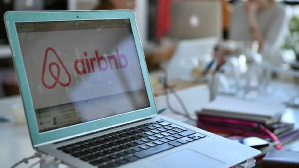 Hotelierii francezi se arată "șocați" de acordul încheiat între compania națională de transport feroviar și AirBnB, site-ul american unde poți să oferi sau să închiriezi camere sau apartamente în regim hotelier