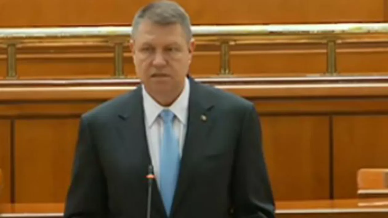 Klaus Iohannis, la un an de la preluarea mandatului: Îmi propun ca în 2016 să am în atenție domenii cruciale pentru viitorul națiunii - sănătatea și educația (VIDEO)
