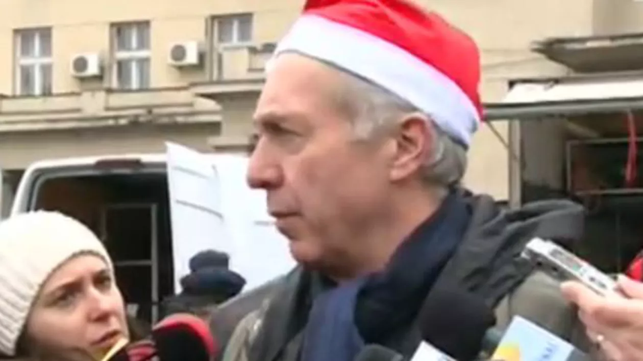 Ambasadorul SUA și al Marii Britanii au împărțit mâncare nevoiașilor de la Gara de Nord (VIDEO)