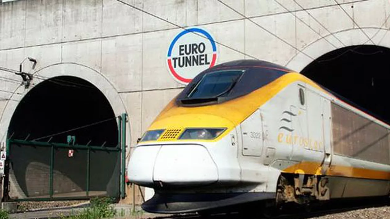 Franța: Aproximativ 1.000 de imigranți au blocat intrarea în Eurotunel. Oficial al poliției franceze: ”Este un număr-record”