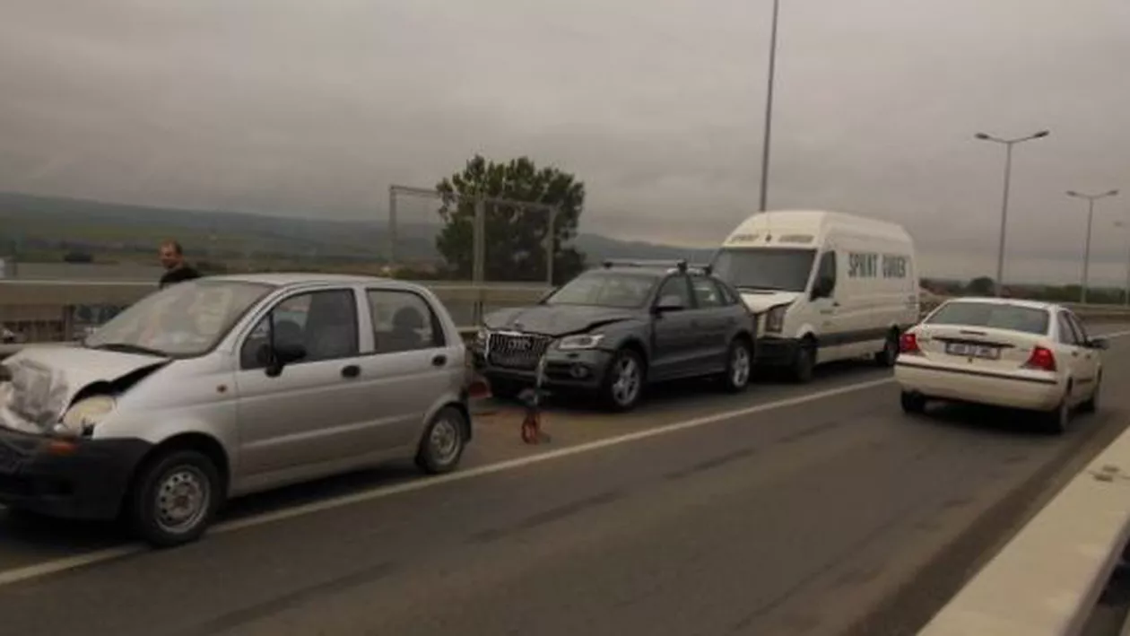 Accident în lanț: Șase cetățeni bulgari au fost răniți în urma unui accident produs pe autostrada Timișoara - Lugoj