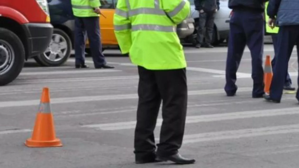 Cluj: Un tânăr de 19 ani a pierdut controlul volanului și a lovit 9 mașini parcate pe marginea drumului
