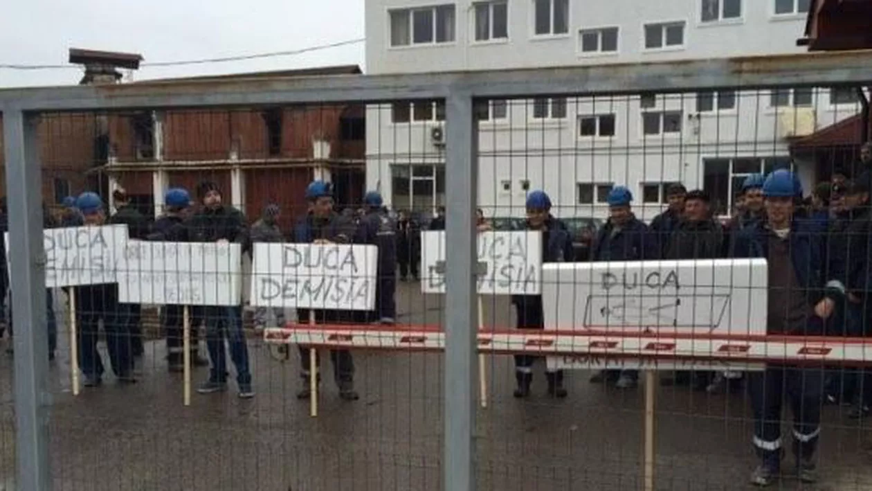 Protestul de la Salina Ocna Dej s-a încheiat după ce oamenii au semnat un acord care prevede suplimentarea fondului de salarii cu 248.000 de lei