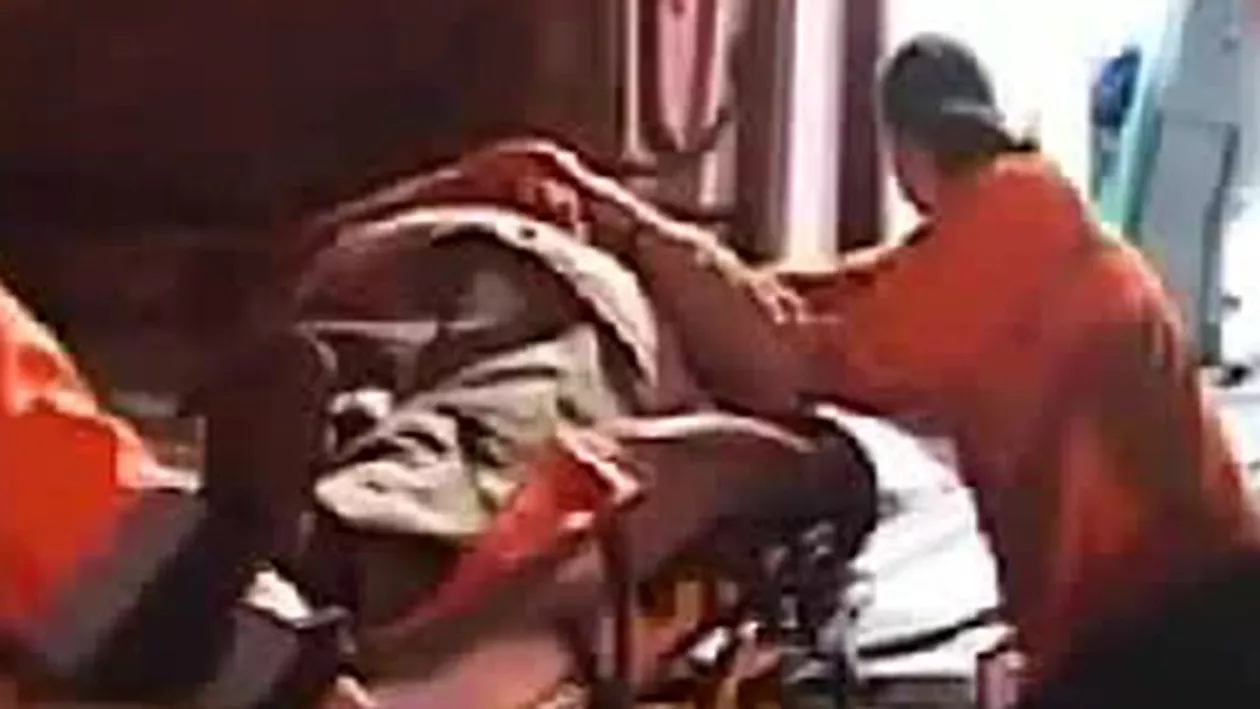 "Nu am pus frână la timp, i-am acroșat cu aripa": Un consilier local din Baia Mare a băgat doi bătrâni în spital (VIDEO)