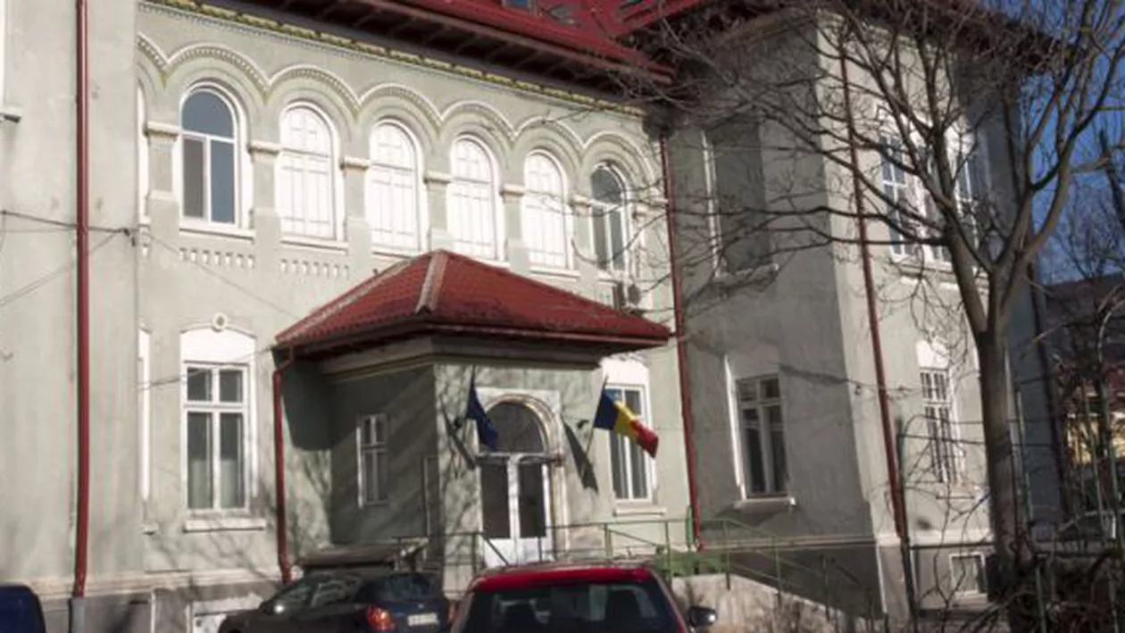 Un medic de la Spitalul de Ortopedie Foișor a fost reținut pentru luare de mită: Bărbatul a primit 5.000 de lei pentru a opera un copil