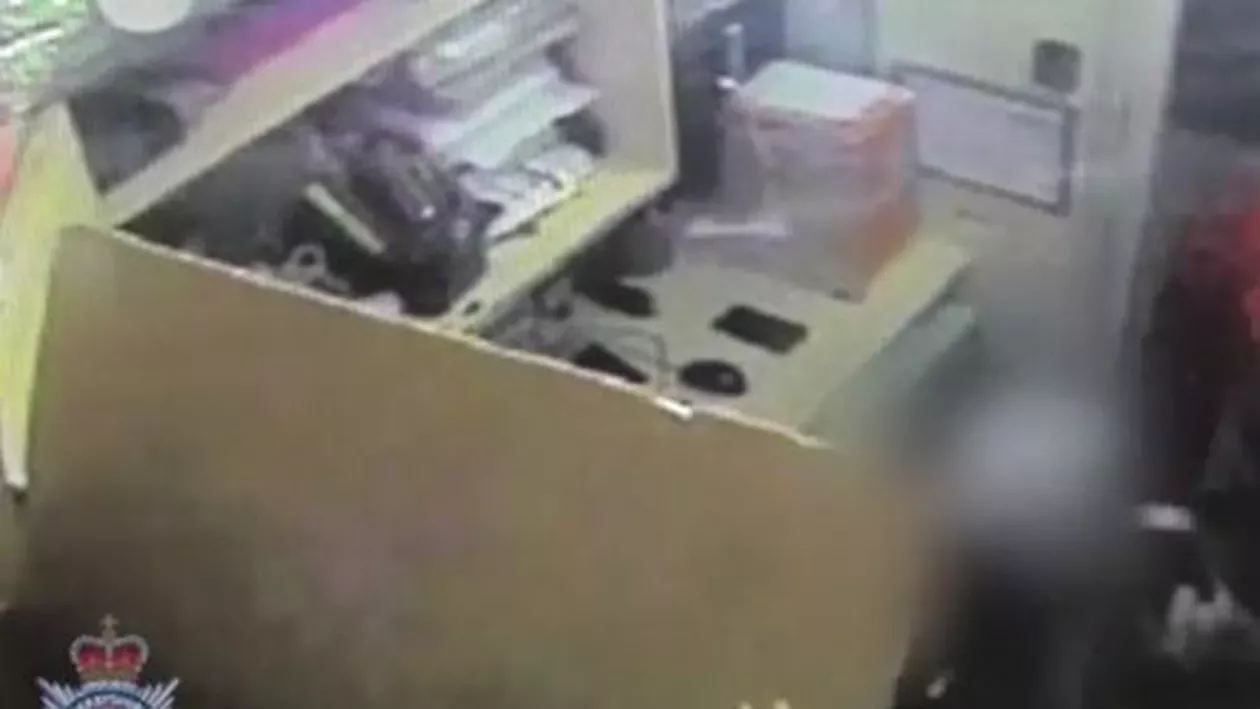 Anglia: Un bărbat a jefuit un restaurant KFC îmbrăcat în Moș Crăciun (VIDEO)