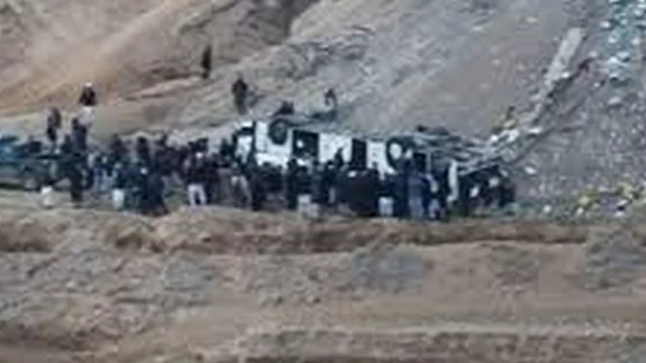 Afganistan: Cel puțin 43 de oameni au murit într-un accident rutier