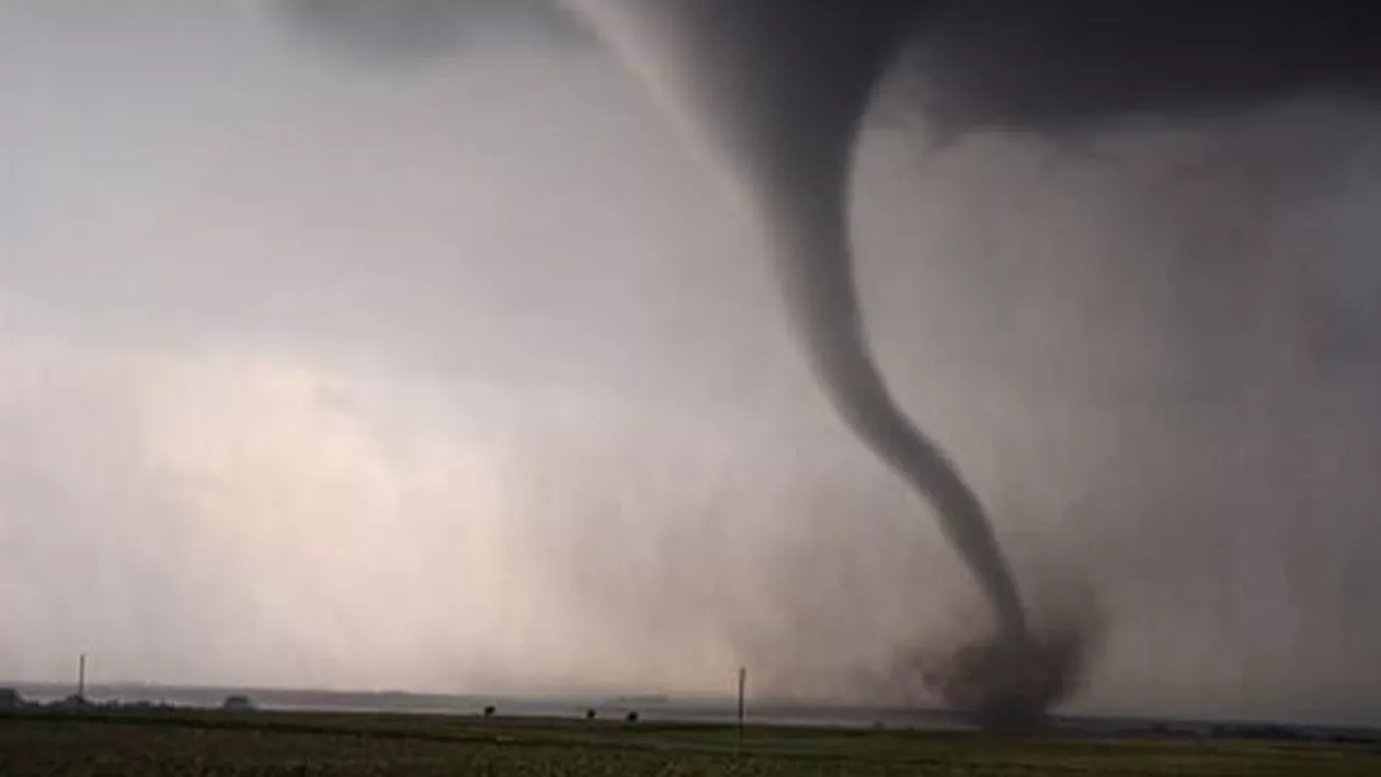 SUA: Cel puțin cel trei persoane au fost rănite după ce o tornadă a lovit, vineri, un oraș din statul Alabama
