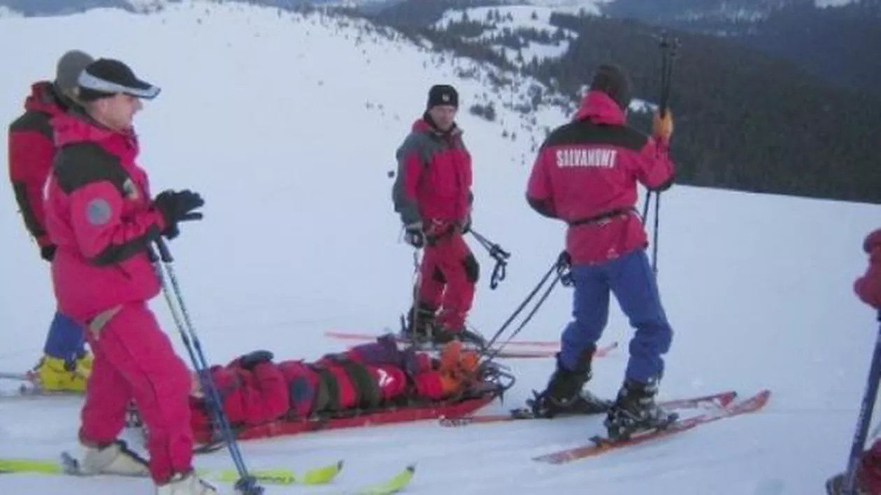 Mai mulți turiști au rămas blocați pe un traseu din Masivul Bucegi: Salvatorii montani din Bușteni intervin pentru recuperarea acestora