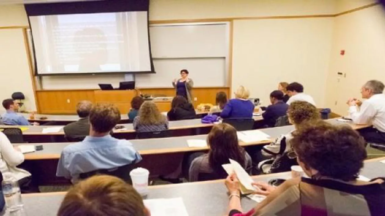 Proiect: Angajații din domeniul inovării şi cercetării aplicate ar putea fi scutiți de plata impozitului pe venit (VIDEO)