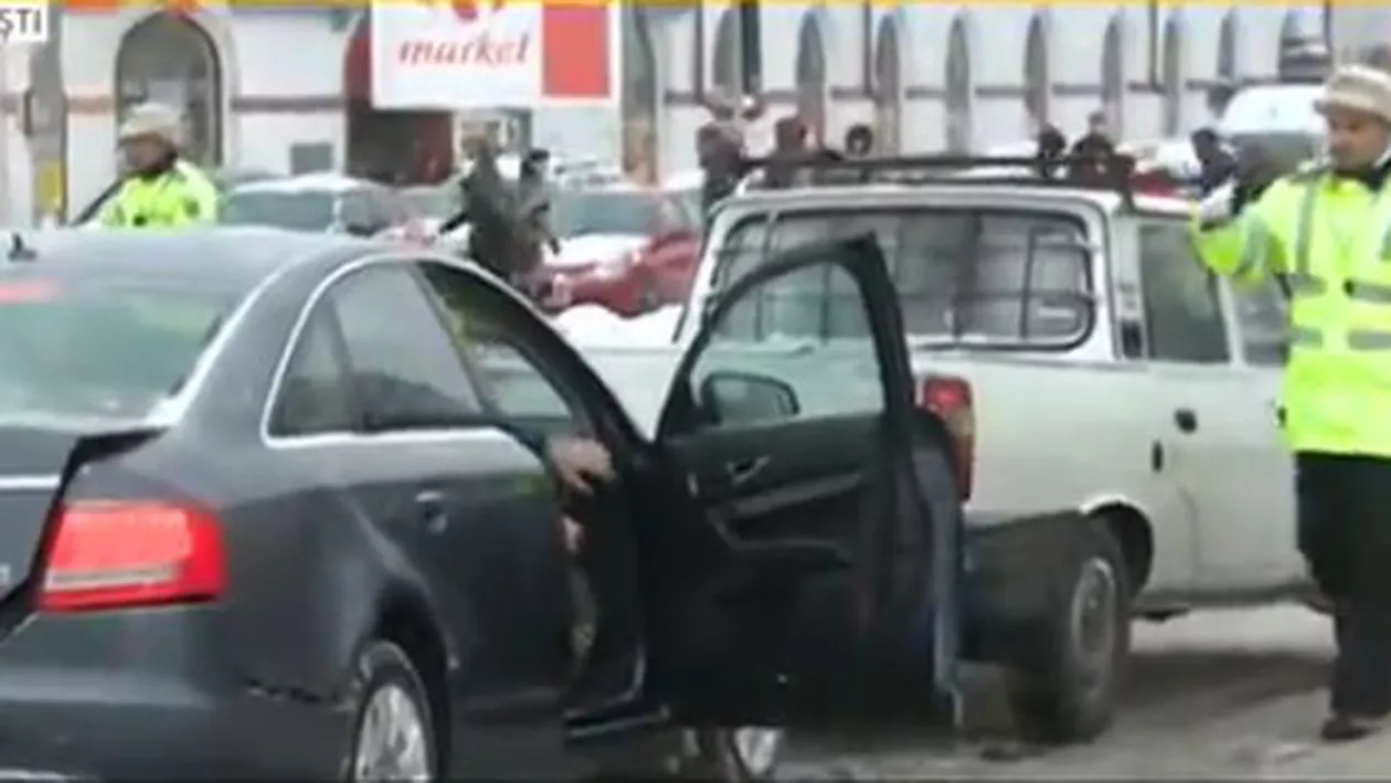 Accident surprins în direct: Mai multe tamponări au avut loc în Capitală, din cauza zăpezii (VIDEO)