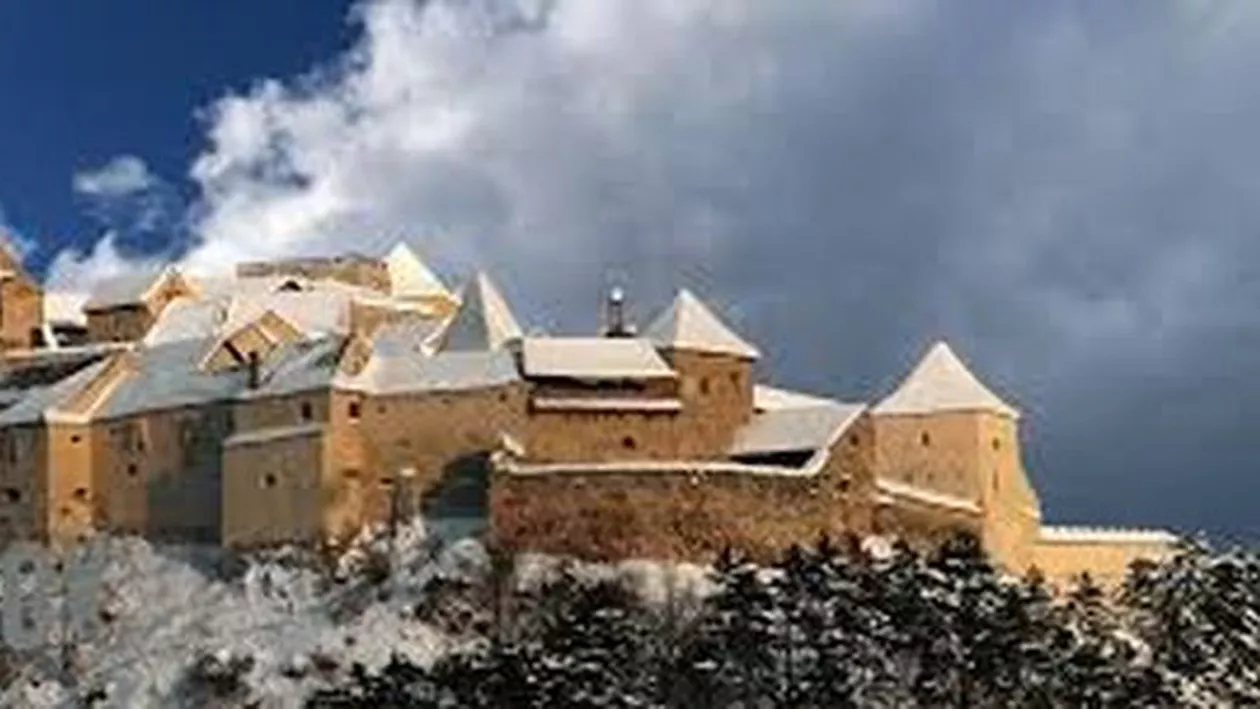 Cetatea Râșnov, în top zece al celor mai frumoase castele din lume (FOTO)