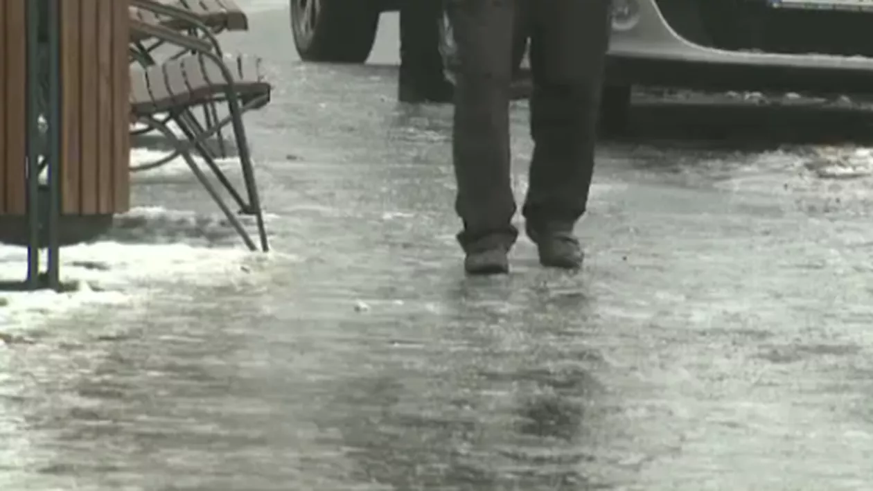 Cod galben de polei, în zece județe și în municipiul București: Poliția Rutieră recomandă șoferilor să circule cu atenție