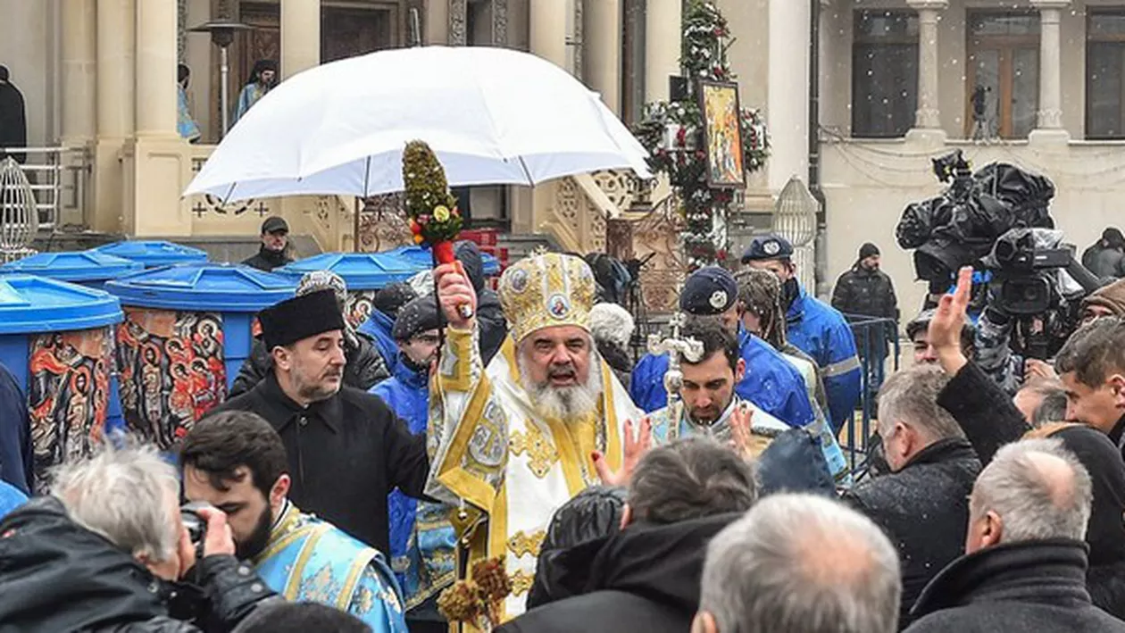 Umbrela Patriarhului Daniel de Bobotează (FOTO)