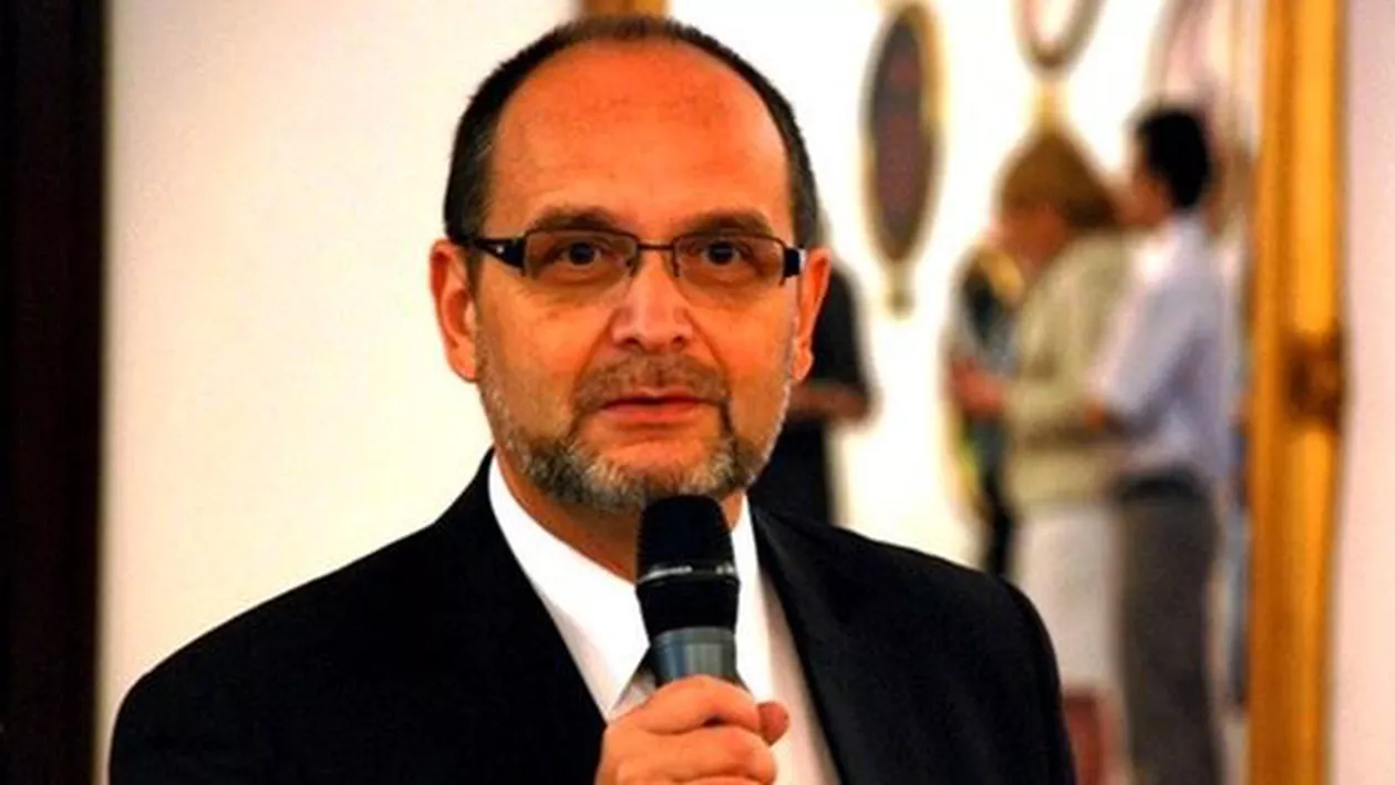 Ministrul Educației: În noul cadru legal vor fi făcute recomandări ca demnitarii, pe perioada cât sunt demnitari, să se abţină să susţină doctorat sau să se înscrie la doctorat