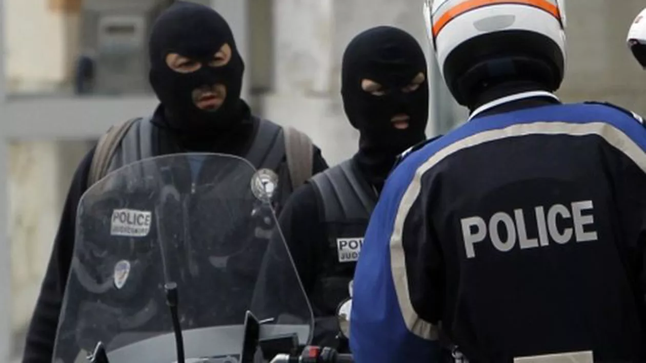 Franța: Un evreu a fost rănit cu o macetă de un minor care striga „Allah Akbar” (FOTO)