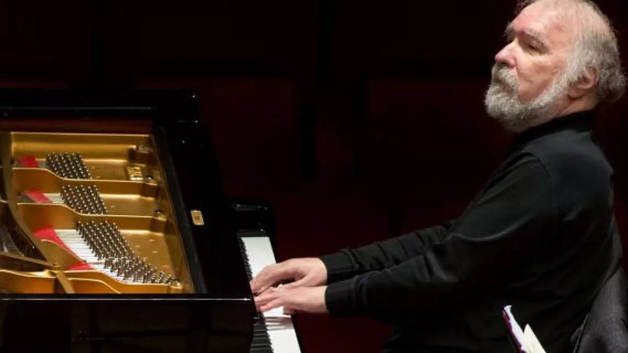 Pianistul Radu Lupu a fost distins de Regina Elisabeta a II-a cu titlul de Comandor al Imperiului Britanic (VIDEO)