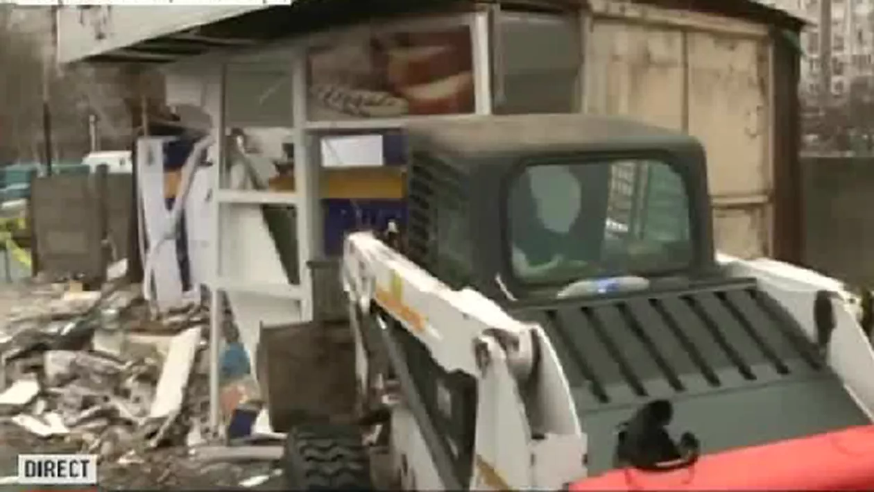 Aproape 40 de construcţii provizorii şi chioşcuri au fost demolate în Sectorul 4 al Capitalei (VIDEO)