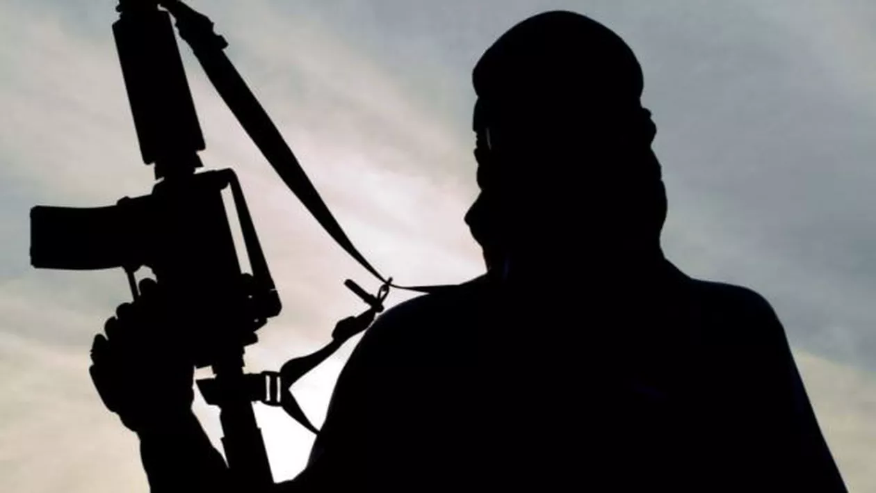 Un manual al ISIS îi învață pe aspiranții la jihad să renunțe la bărbi și să poarte cruciulițe la gât pentru a nu fi depistați