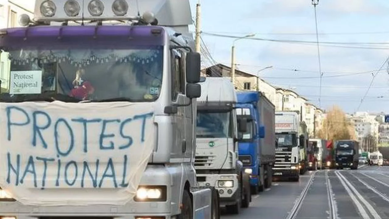 Transportatorii anunță din nou că ar putea ieși în stradă din cauza creșterilor RCA (VIDEO)