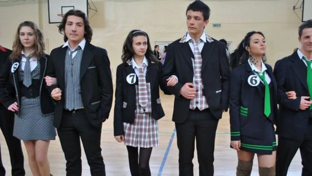 CNCD: Obligativitatea purtării uniformei școlare este discriminare indirectă