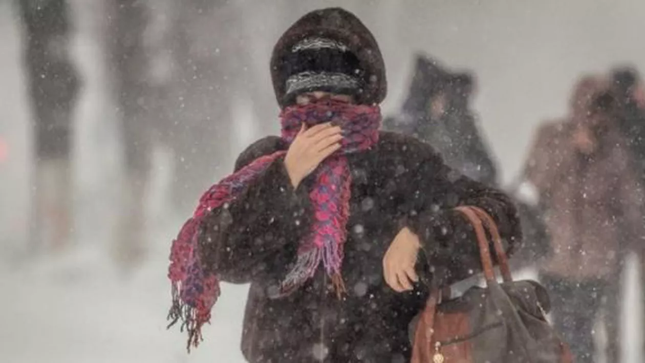 ANM: Vremea se răcește după 15 ianuarie. Meteorologii au emis o informare de ninsori și vânt puternic