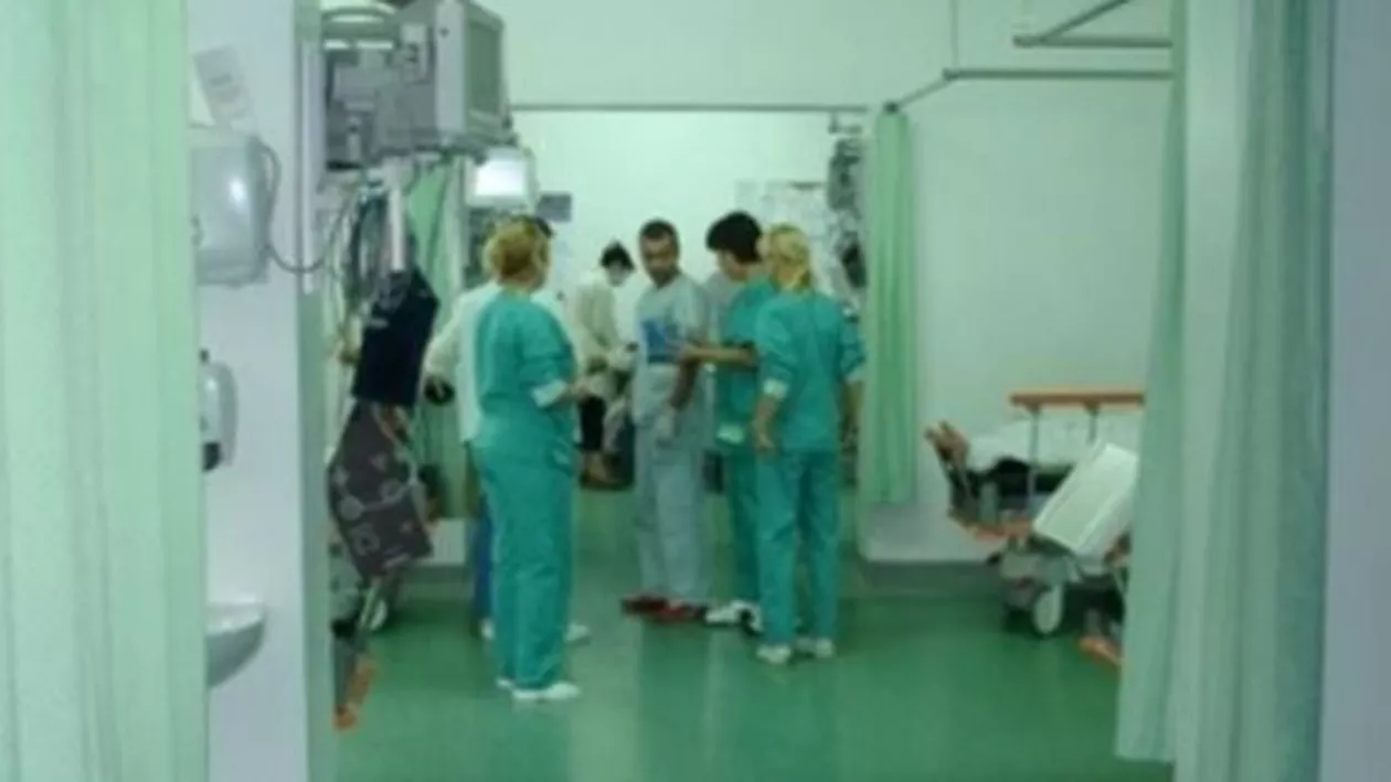 Un chirurg şi-a înjunghiat un coleg cu bisturiul în Secția de Chirurgie a Spitalului de Urgenţă din Râmnicu Vâlcea (VIDEO)