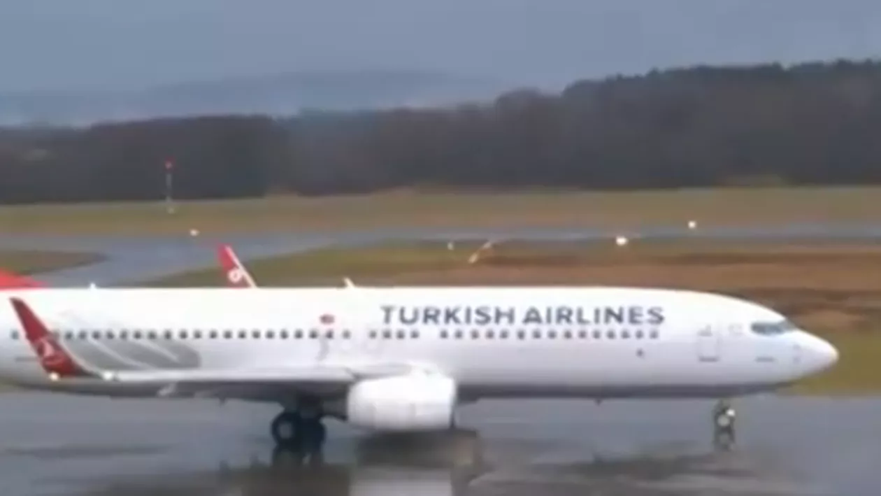 Turkish Airlines a anulat 95 de zboruri din cauza vântului puternic