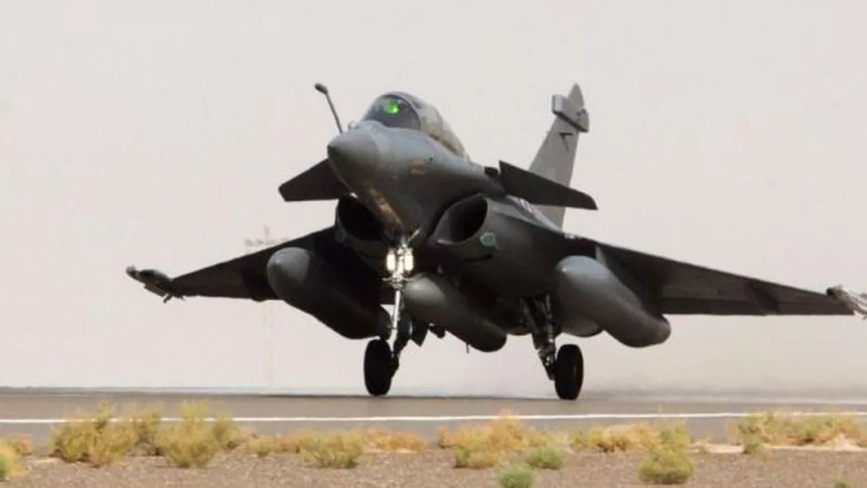 6 atacuri pe zi împotriva ISIS, față de 52 contra Iugoslaviei, în 1999: Lupta Franței cu teroriștii Statului Islamic în cifre