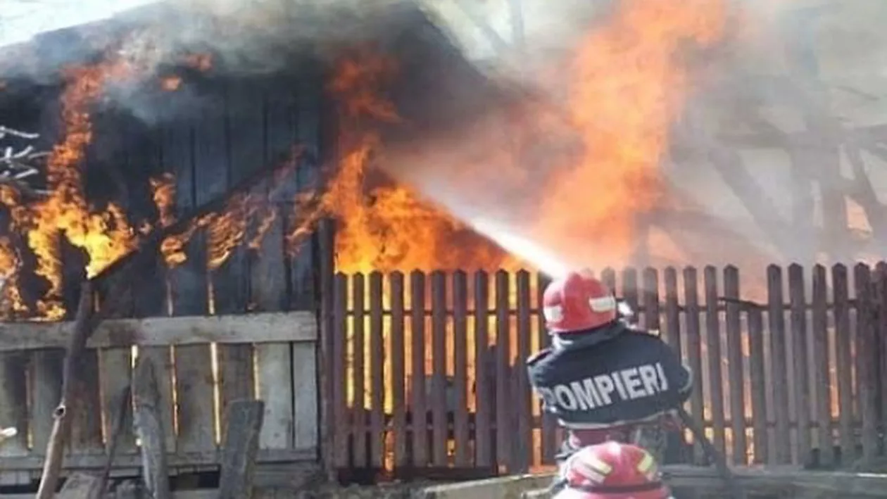 Trei persoane au murit în două incendii din județul Prahova (VIDEO)
