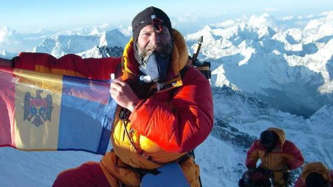 ”Am văzut sute de cadavre ale alpiniștilor care visau să ajungă în vârful lumii’’: Andrei Carpenco este primul și, deocamdată, singurul moldovean care a reușit să urce Everestul (FOTO)