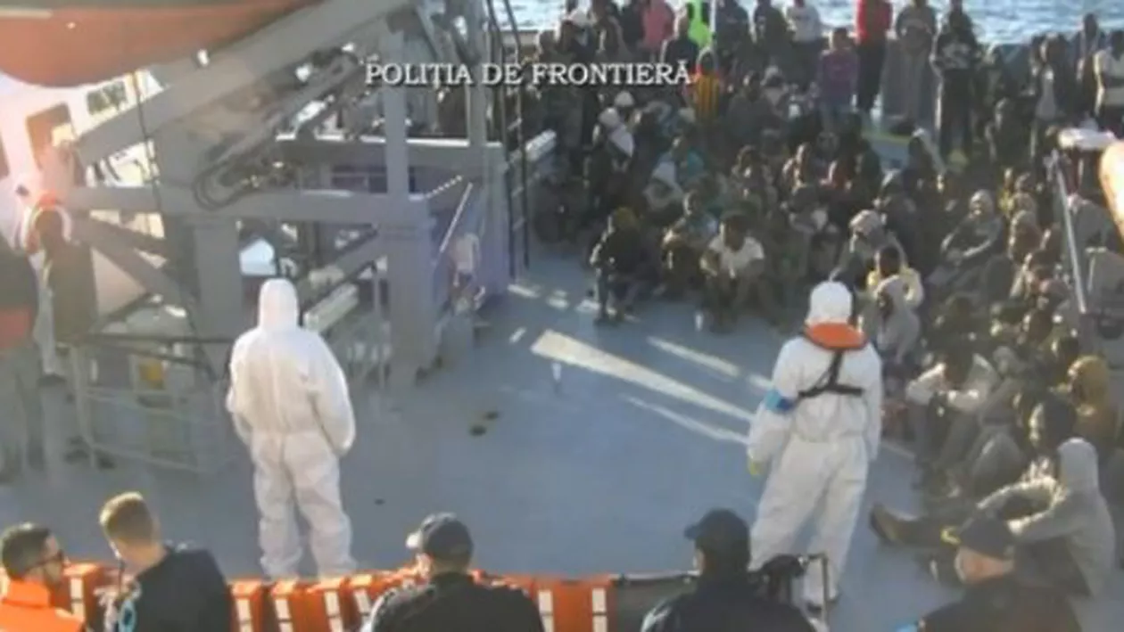 119 migranți au fost salvați în Mediterană de polițiștii de frontieră de pe nava "Ștefan cel Mare" (VIDEO)