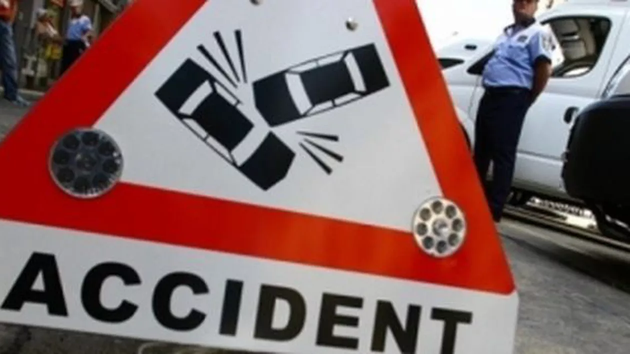 Cluj: Trei copii au fost răniți după ce un microbuz și un autobuz s-au ciocnit (VIDEO)