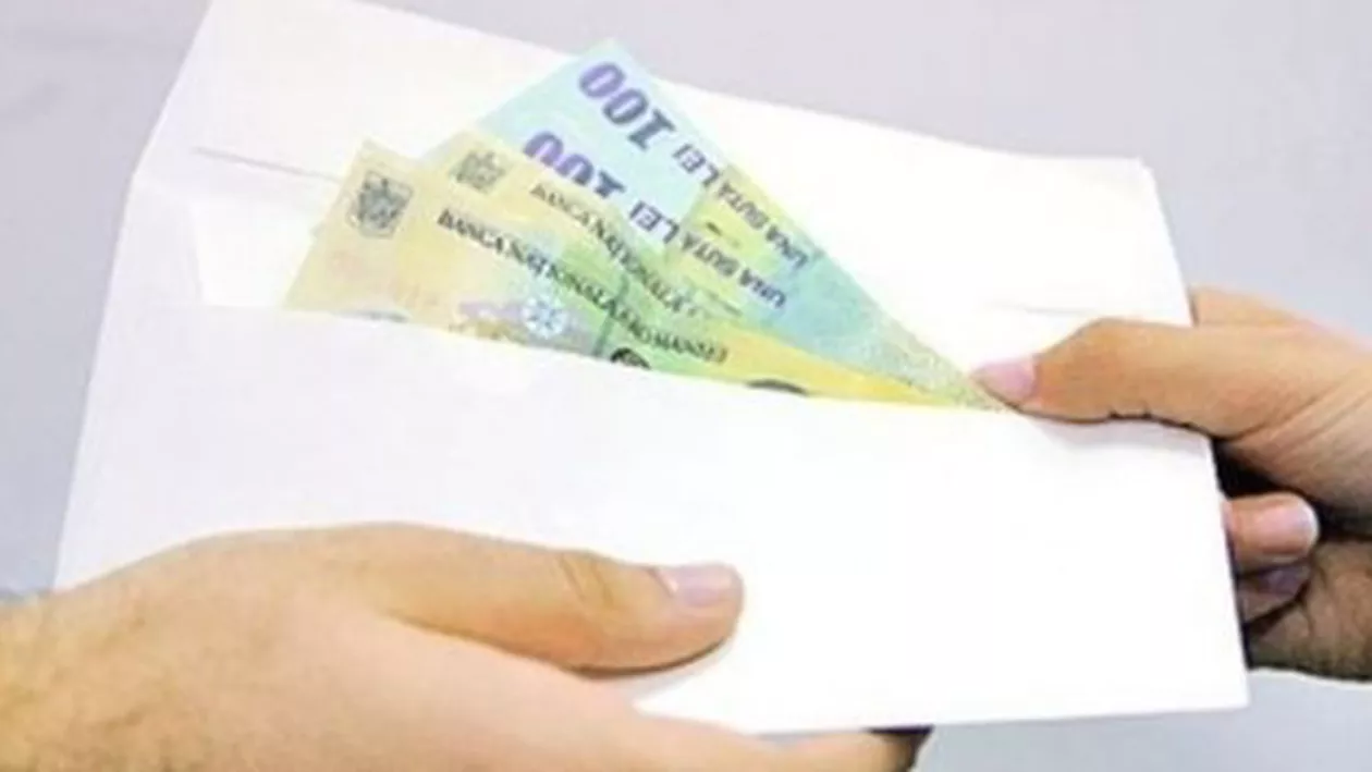 Iași: Un afacerist a explicat unei angajate cum să dea o șpagă. Femeia a înregistrat lecţia şi a predat-o procurorilor