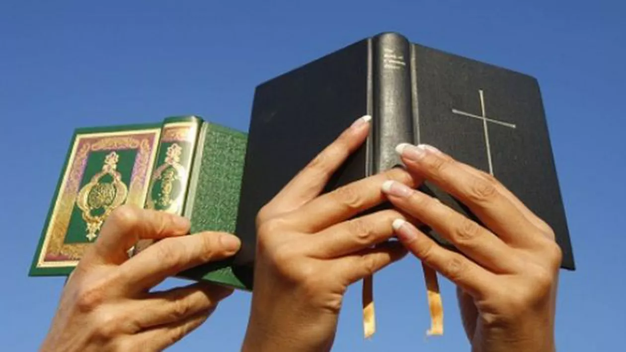 Stereotipurile despre „buna Biblie” și „răul Coran”: Creștinismul este o religie pașnică, iar islamul, una agresiva? (VIDEO)
