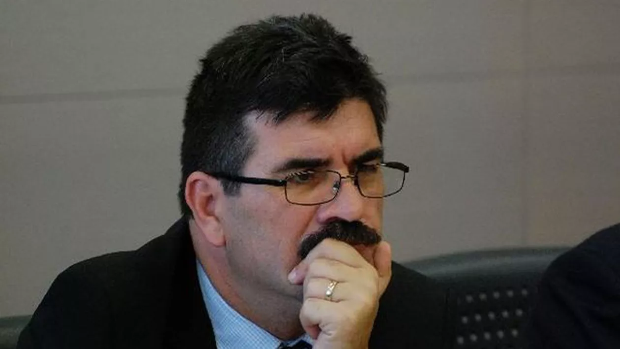 Aparate de ascultare și bruiaj, găsite în biroul lui Laurențiu Ciurel, fostul director al Complexului Energetic Oltenia (VIDEO)