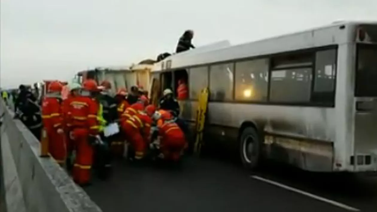 Accident grav pe Centura de Vest a Ploieștiului: 5 morți și 28 de răniți (VIDEO)