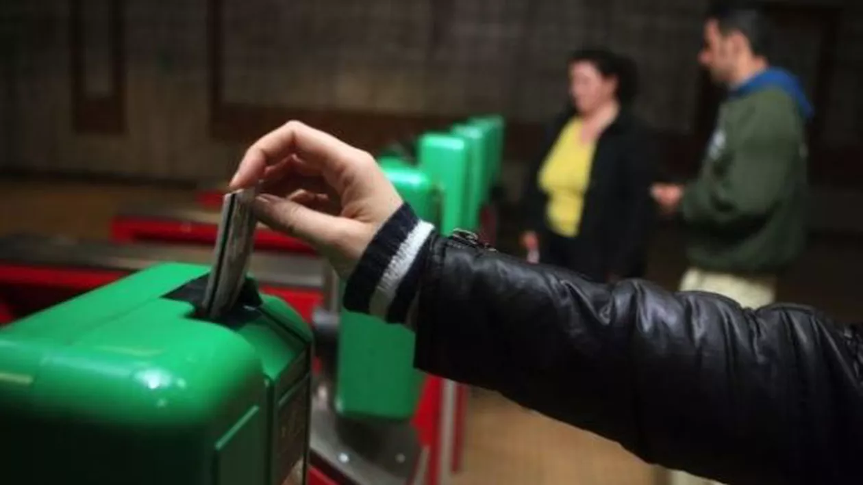 Românii, păcăliți de cei de la Metrorex. Cartela de 62 de călătorii a fost scoasă din utilizare din cauze economice, nu pentru că așa doreau bucureștenii (VIDEO)