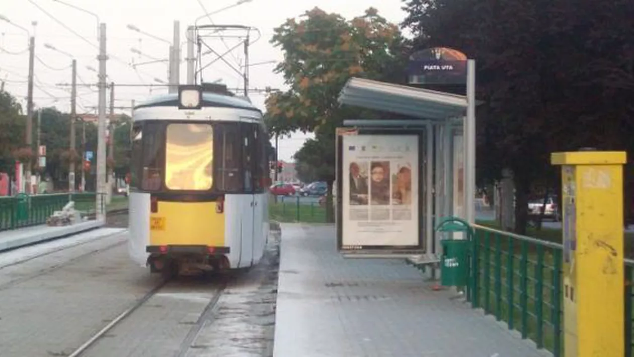 O tânără de 25 de ani a născut într-o stație de tramvai din Arad: Pacienta era la a cincea naștere, iar copilul are aproximativ 2 kilograme