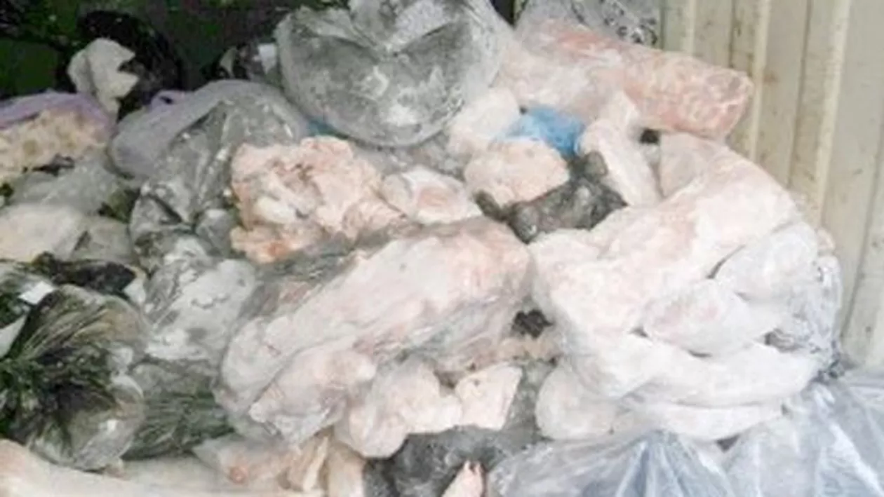 Patronul care vindea carne veche de 40 de ani, în arest la domiciliu (VIDEO)