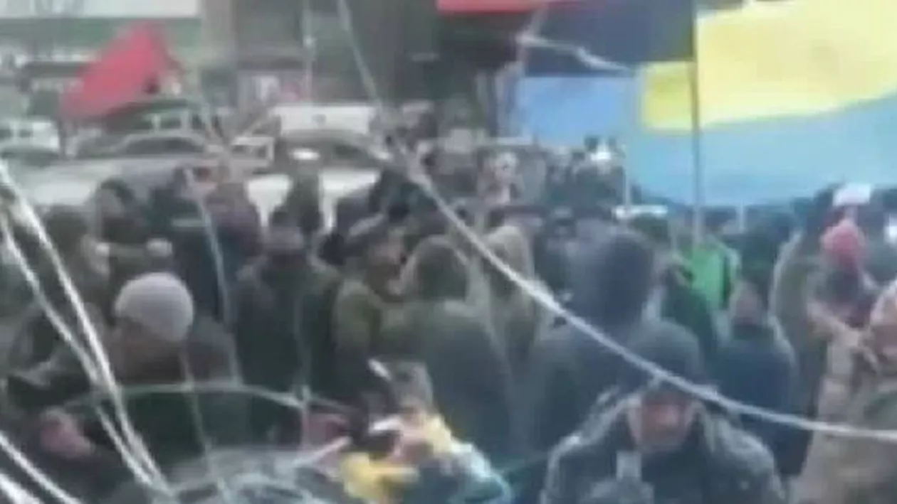 Ucraina: Sute de oameni au cerut demisia guvernului pro-occidental (VIDEO)